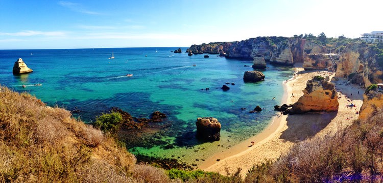 Praia-Dona-Ana.jpg