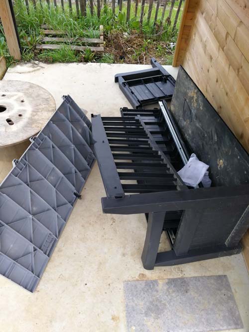 Banc cassé 2.jpg