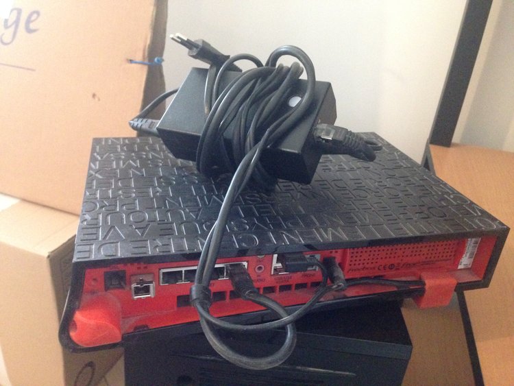 Freebox et boîtier cpl