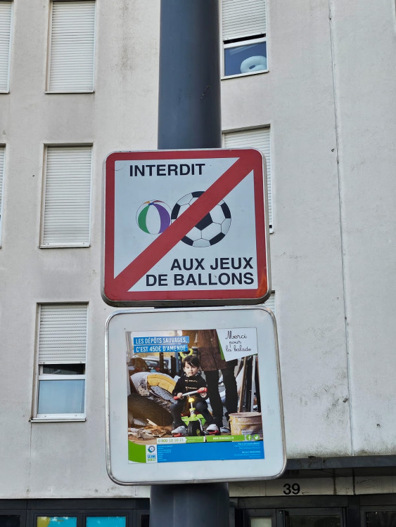 Interdit aux jeux de ballons.jpeg