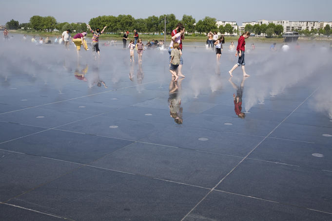 Miroir-deau-de-Bordeaux.jpg